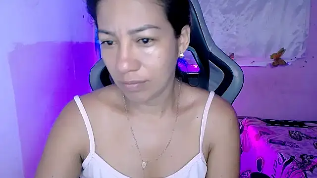 ninatiny online show from 31, 10, 2025