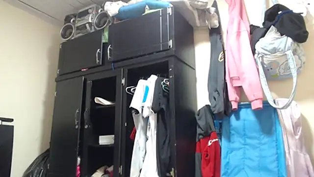 adrixxx38 online show from 9, 4, 2026