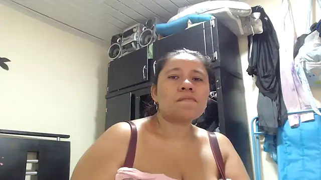 adrixxx38 online show from 18, 4, 2026