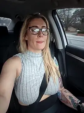 Snapshot of HollyTattoo chatting on 19, 2, 2025 HollyTattoo online show from 19, 2, 2025