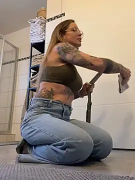 Etwas neugierig online show from 11, 2, 2026