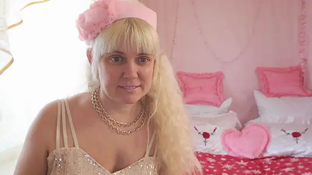 SunnySylvia online show from 9, 2, 2025