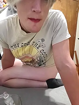 Snapshot of MaddyC6992 chatting on 7, 12, 2024 MaddyC6992 online show from 7, 12, 2024