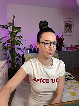 Trixie-Tainted online show from 17, 3, 2025