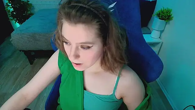 Snapshot of CranberryHot chatting on 19, 4, 2026 CranberryHot online show from 19, 4, 2026