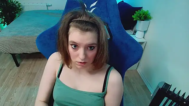 Snapshot of CranberryHot chatting on 10, 5, 2026 CranberryHot online show from 10, 5, 2026
