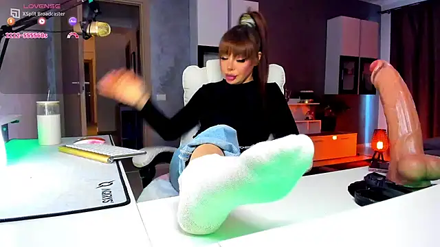 Miss kay1111 online show from 25, 4, 2026