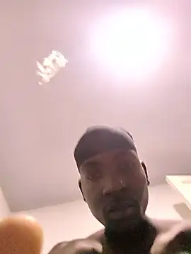 Snapshot of Jheronn28 chatting on 4, 3, 2026 Jheronn28 online show from 4, 3, 2026