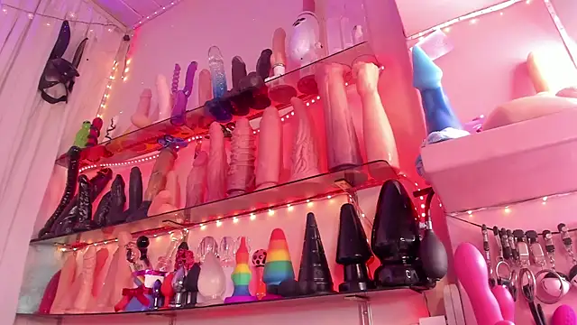 christymilkk online show from 16, 12, 2024