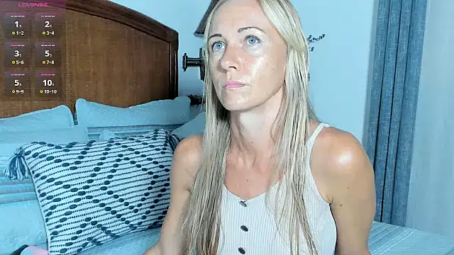 Snapshot of Christine_35 chatting on 16, 5, 2026 Christine 35 online show from 16, 5, 2026