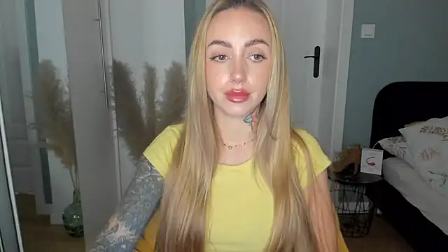 sexyCoralie online show from 12, 6, 2026