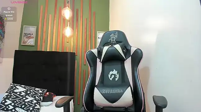 Sharloth milf online show from 6, 3, 2025