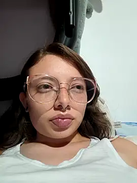 Snapshot of linda-schmidt chatting on 21, 5, 2026 linda-schmidt online show from 21, 5, 2026