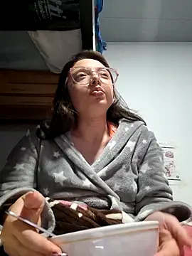 Snapshot of linda-schmidt chatting on 15, 6, 2026 linda-schmidt online show from 15, 6, 2026