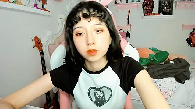 Snapshot of cherrycute chatting on 20, 12, 2025 cherrycute online show from 20, 12, 2025