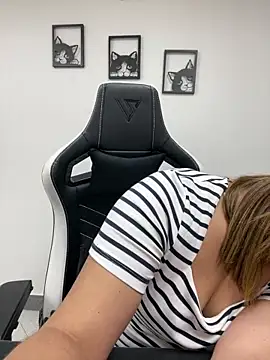 Snapshot of KellyBrooklyn_ chatting on 20, 3, 2025 KellyBrooklyn online show from 20, 3, 2025