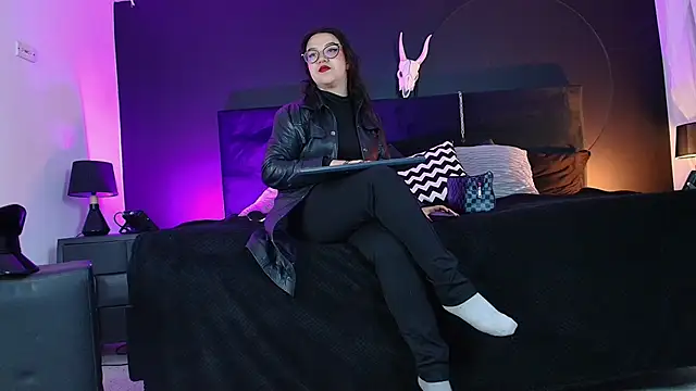  Jade 16 online show from 16, 9, 2025