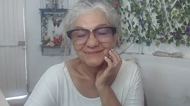 FunnyGrandma online show from 19, 12, 2024
