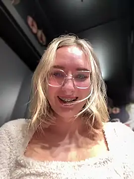 The Snowwhitee online show from 1, 1, 2025