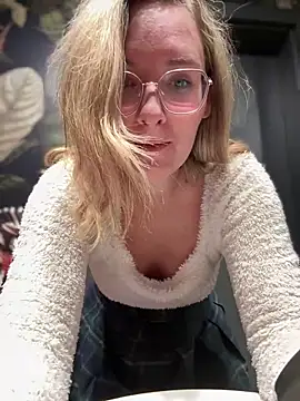 The Snowwhitee online show from 15, 3, 2025