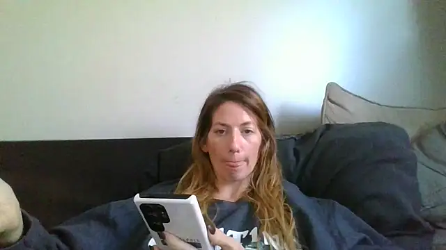 Snapshot of Rhodesxox chatting on 17, 11, 2025 Rhodesxox online show from 17, 11, 2025