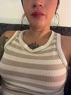 EmmyEvans1 online show from 28, 5, 2026