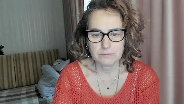 lauraoven online show from 4, 2, 2025