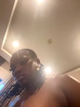 Snapshot of Sweetbootty chatting on 12, 10, 2025 Sweetbootty online show from 12, 10, 2025