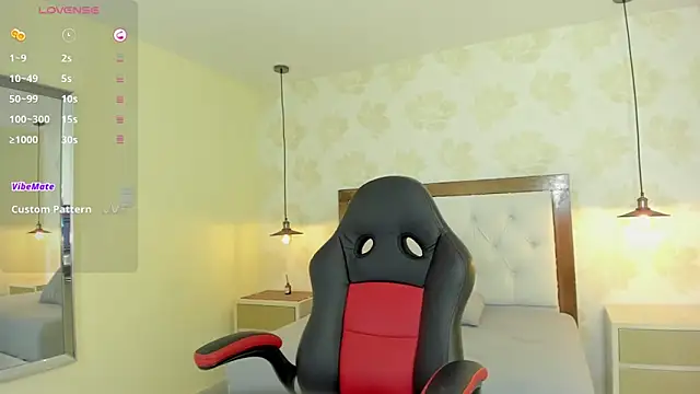 Snapshot of clarisKlein chatting on 28, 10, 2025 clarisKlein online show from 28, 10, 2025