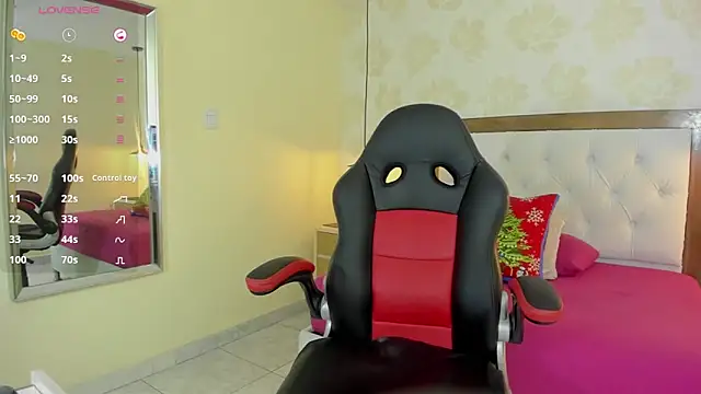 Snapshot of clarisKlein chatting on 20, 12, 2025 clarisKlein online show from 20, 12, 2025