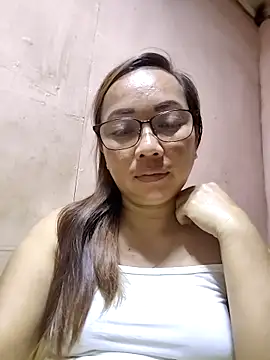 Snapshot of asianwet4u chatting on 4, 3, 2026 asianwet4u online show from 4, 3, 2026