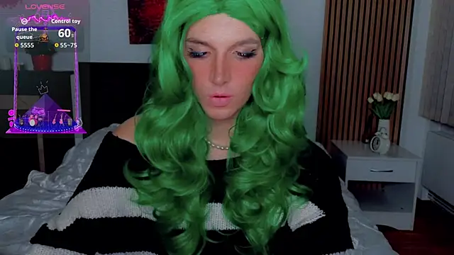 Snapshot of HelenSpellman chatting on 7, 7, 2026 HelenSpellman online show from 7, 7, 2026