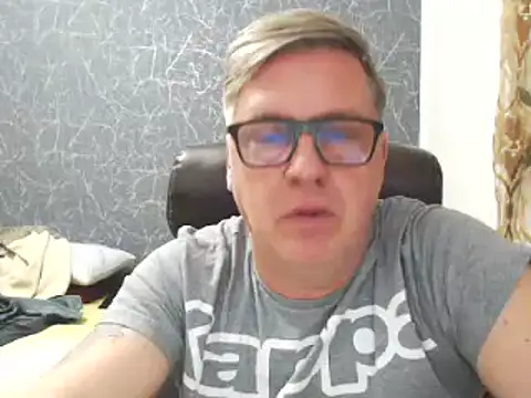 Snapshot of RobertStripX chatting on 3, 2, 2025 RobertStripX online show from 3, 2, 2025