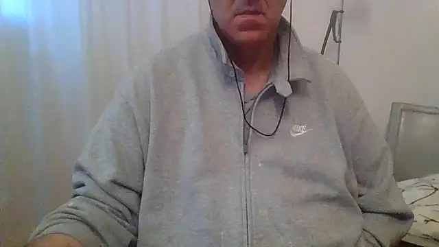 Snapshot of ANONIMO7735 chatting on 18, 4, 2026 ANONIMO7735 online show from 18, 4, 2026