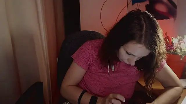 JohansonKatie online show from 23, 2, 2025