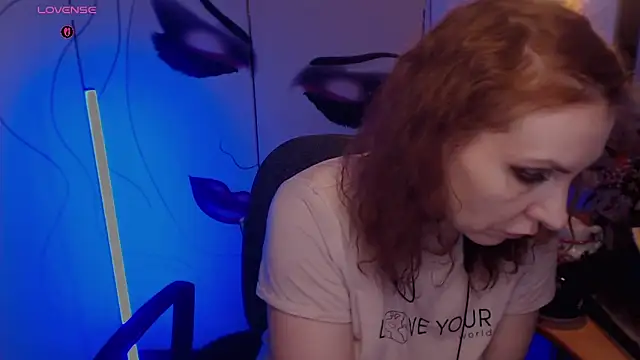 JohansonKatie online show from 17, 12, 2025