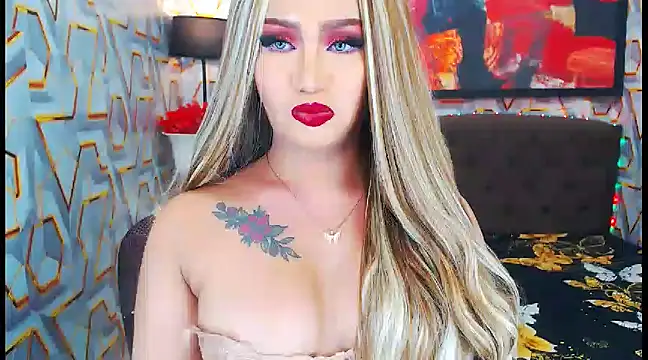 Snapshot of KylieMaxwellCaulfield_TS chatting on 11, 12, 2024 KylieMaxwellCaulfield TS online show from 11, 12, 2024