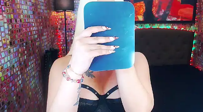 Snapshot of KylieMaxwellCaulfield_TS chatting on 9, 2, 2025 KylieMaxwellCaulfield TS online show from 9, 2, 2025