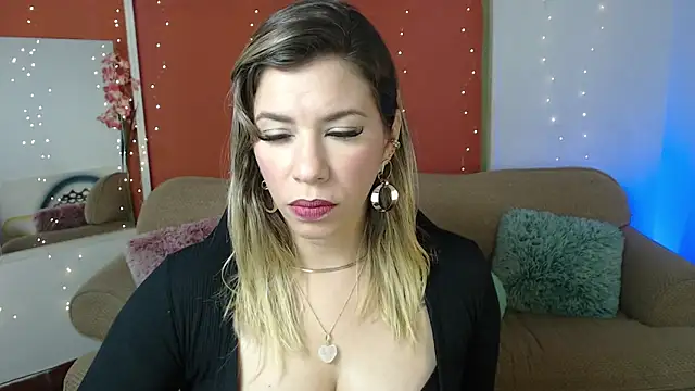 Snapshot of ms_sofia_x chatting on 4, 1, 2025 ms sofia x online show from 4, 1, 2025