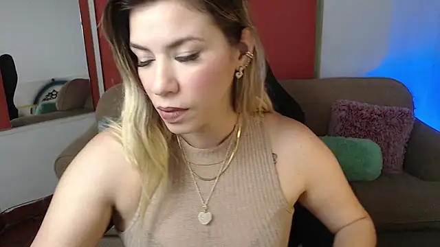 Snapshot of ms_sofia_x chatting on 12, 1, 2025 ms sofia x online show from 12, 1, 2025