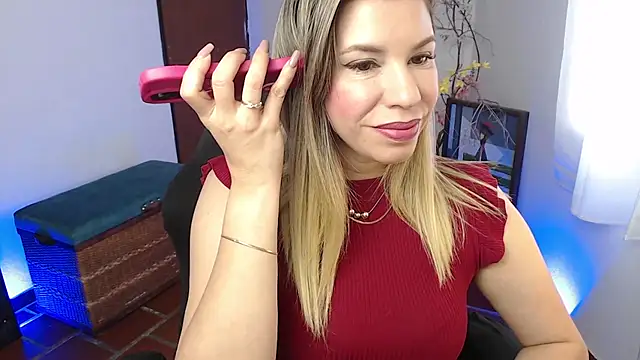 Snapshot of ms_sofia_x chatting on 5, 3, 2025 ms sofia x online show from 5, 3, 2025