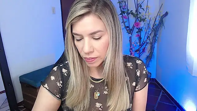 Snapshot of ms_sofia_x chatting on 30, 10, 2025 ms sofia x online show from 30, 10, 2025