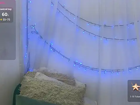 Snapshot of ninaa_fox chatting on 25, 6, 2026 ninaa fox online show from 25, 6, 2026