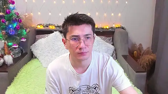 Snapshot of Yumi_steve chatting on 5, 1, 2025 Yumi steve online show from 5, 1, 2025