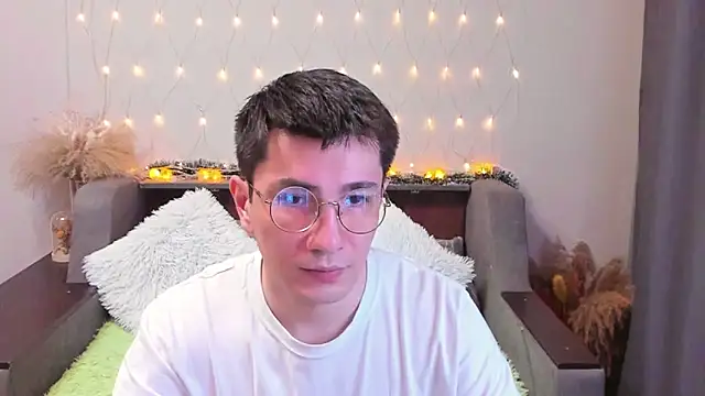 Snapshot of Yumi_steve chatting on 11, 1, 2025 Yumi steve online show from 11, 1, 2025