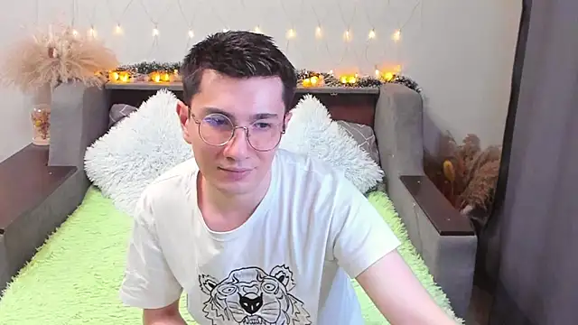 Snapshot of Yumi_steve chatting on 22, 2, 2025 Yumi steve online show from 22, 2, 2025