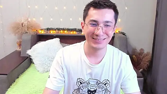 Snapshot of Yumi_steve chatting on 23, 2, 2025 Yumi steve online show from 23, 2, 2025