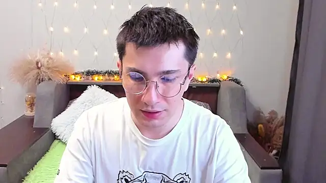 Snapshot of Yumi_steve chatting on 1, 3, 2025 Yumi steve online show from 1, 3, 2025