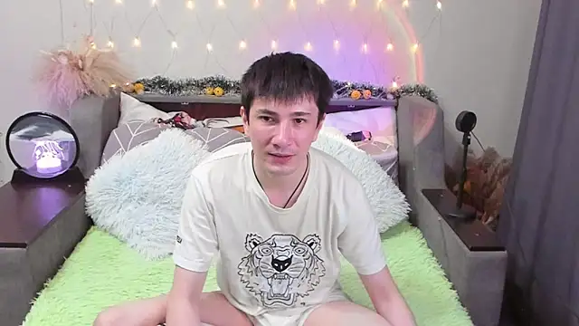 Snapshot of Yumi_steve chatting on 8, 10, 2025 Yumi steve online show from 8, 10, 2025