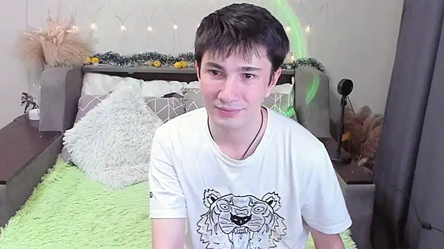 Snapshot of Yumi_steve chatting on 31, 10, 2025 Yumi steve online show from 31, 10, 2025